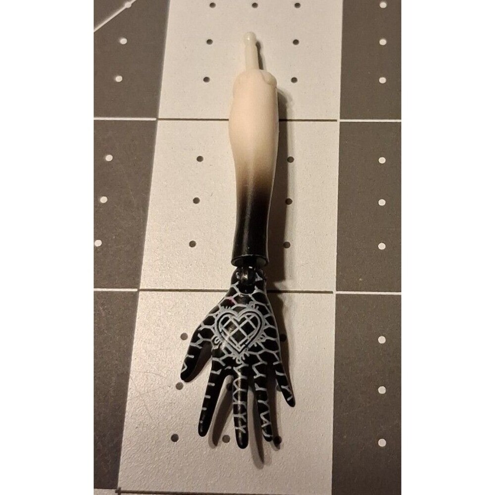 Monster High CA Cupid Left arm hand